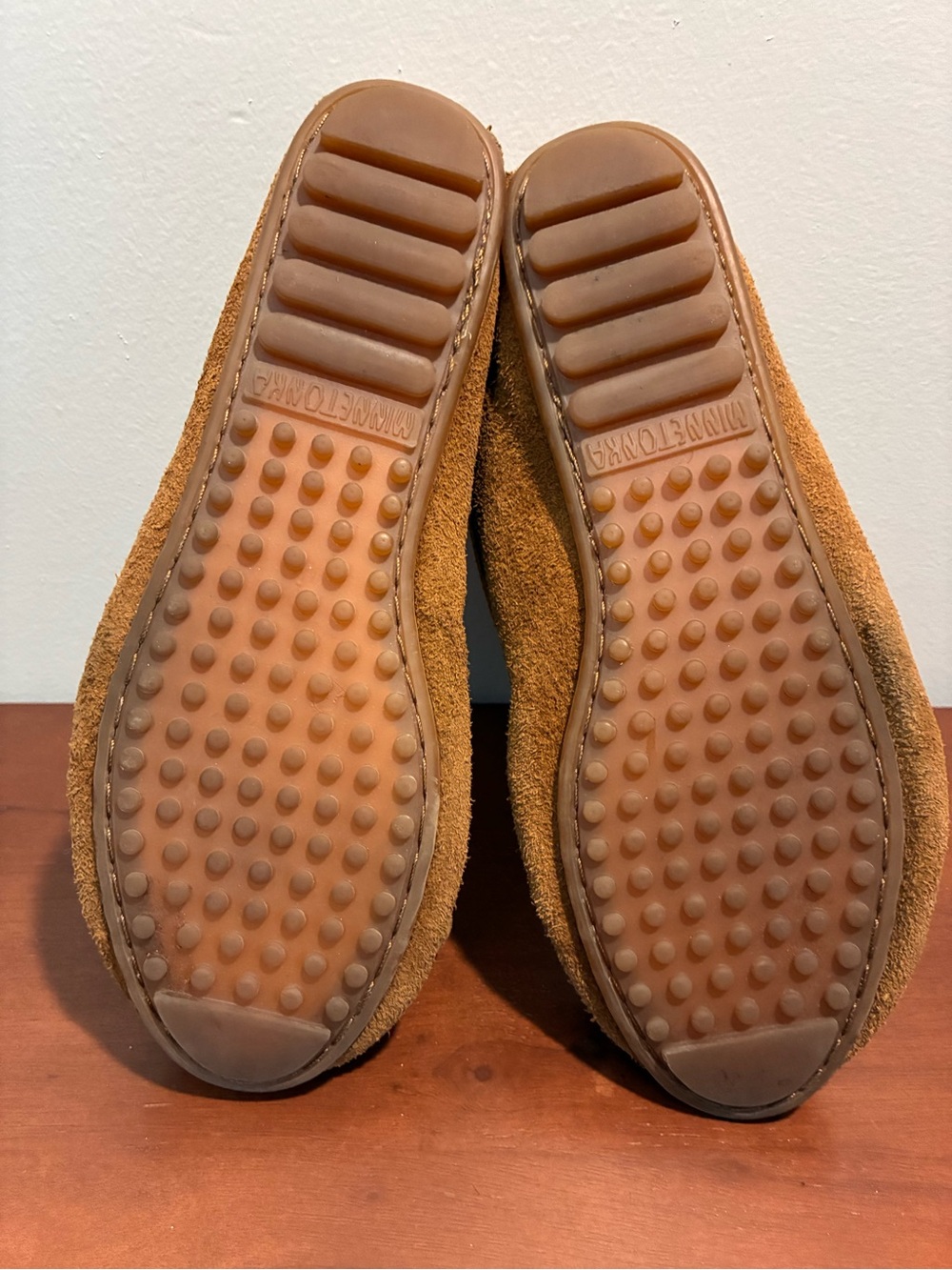 Minnetonka Kilty Moccasins Women’s Size 8.5 Brown Soft Suede Fringe Rubber Sole - Picture 11 of 12